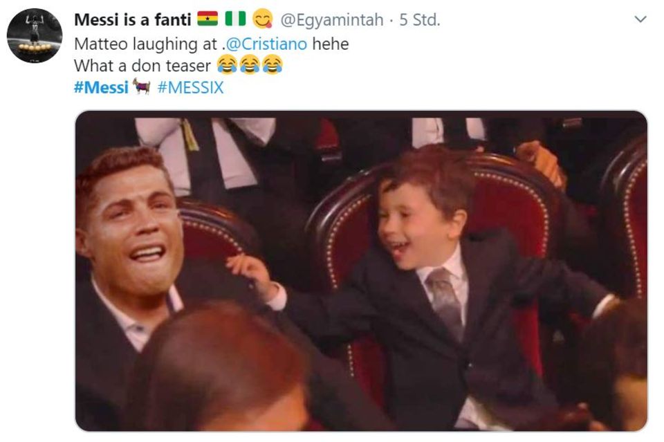 Fußballer-Nachwuchs: Messis Söhnchen Mateo und Thiago kabbeln sich bei der Ballon d'Or-Gala Fußballer-Nachwuchs: Messis Söhnchen Mateo und Thiago kabbeln sich bei der Ballon d'Or-Gala