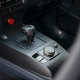 Roter Knopf für den Not-Stopp: Der CX-30 dient als Versuchsträger für den Mazda MX-30