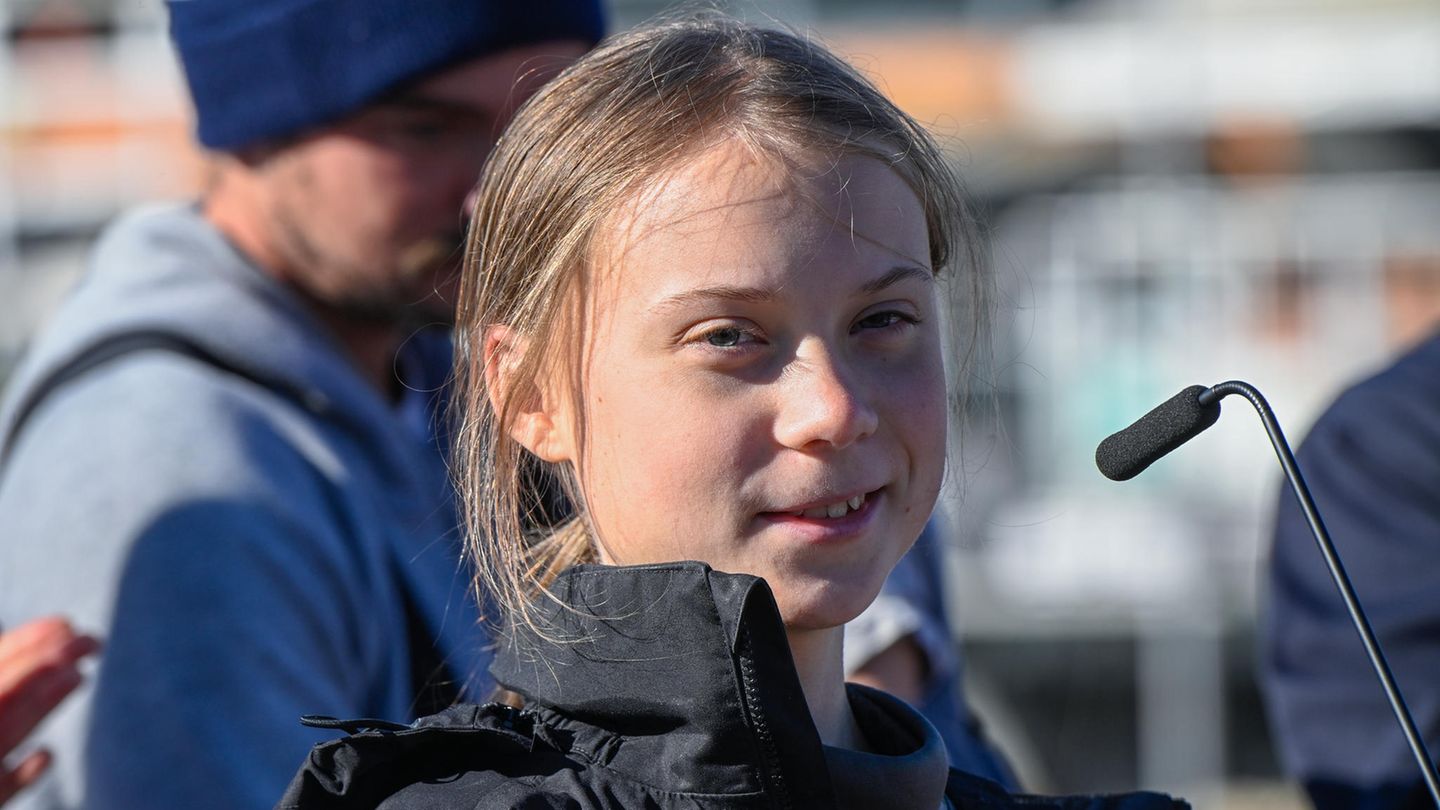 Greta Thunberg nach ihrer Ankunft in Lissabon 