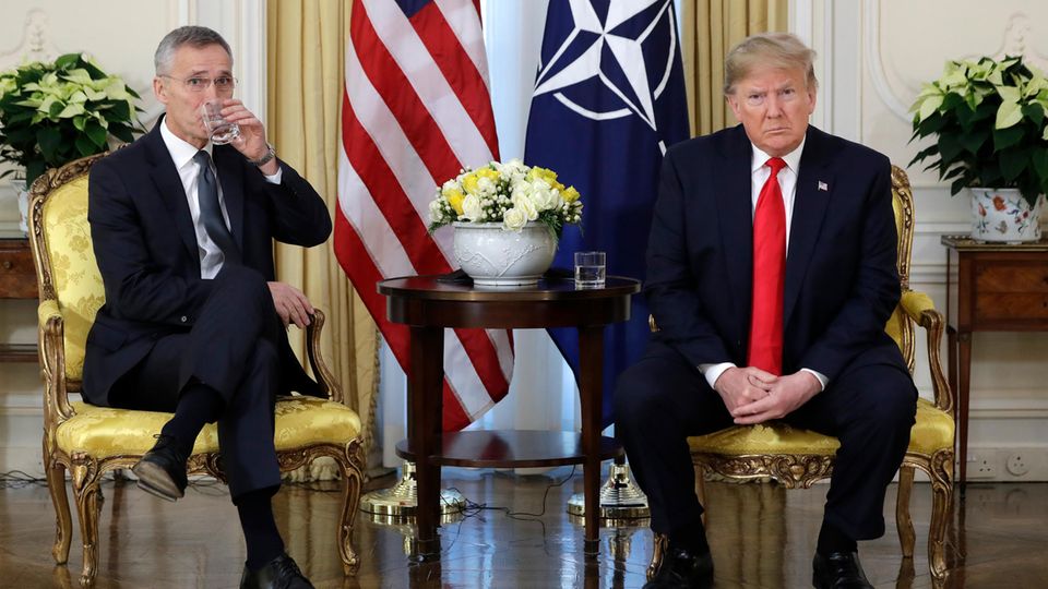 Donald Trump trifft NATO-Generalsekretär Jens Stoltenberg im Winfield House anlässlich des Nato-Gipfels