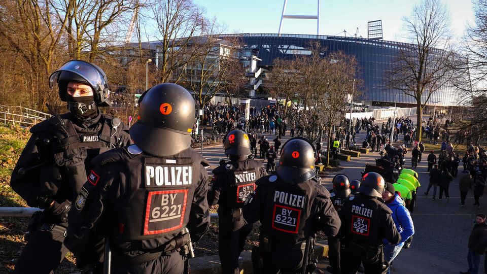 Spiele wie gegen den HSV sind in Bremen Hochrisikospiele, die einen größeren Polizeieinsatz erfordern