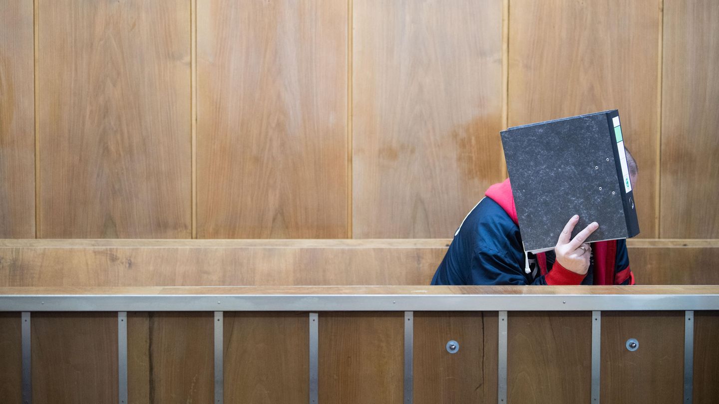 52-Jähriger beim Prozessauftakt am Landgericht Hannover