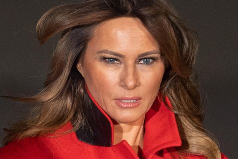 Melania Trump schaut ernst
