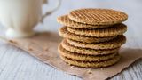 Platz 9: Niederlande  Traditionell isst man in den Niederlanden gerne Hering - auch rohen Hering mit Zwiebeln auf Brot. Die Autoren von "Far and Wide" aber bevorzugen die süße Küche des Landes: Poffertjes, kleine Pfannkuchen mit Puderzucker oder Stroopwafeln, Waffelkekse mit Sirup sind da genau richtig. Fine-Dining-Restaurants gibt es in dem Land zur Genüge. Der Michelin-Guide führt mehr als 100 Restaurants auf, die es wert sind, sie zu besuchen. 