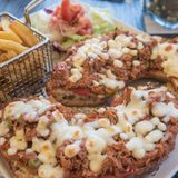 Platz 8: Malta  Die Insel ist zwar klein, die Küche dafür umso vielfältiger. Sie ist mediterran und geprägt von den Produkten aus dem Meer, das die Insel umgibt. Hobz biz-zejt, also maltesisches Brot gibt's an jeder Ecke. Darauf sind Thunfisch, Kapern, Tomaten, Zwiebeln und Knoblauch. Sogar die Pasta wird hier meistens mit Tintenfisch oder Oktopus serviert.