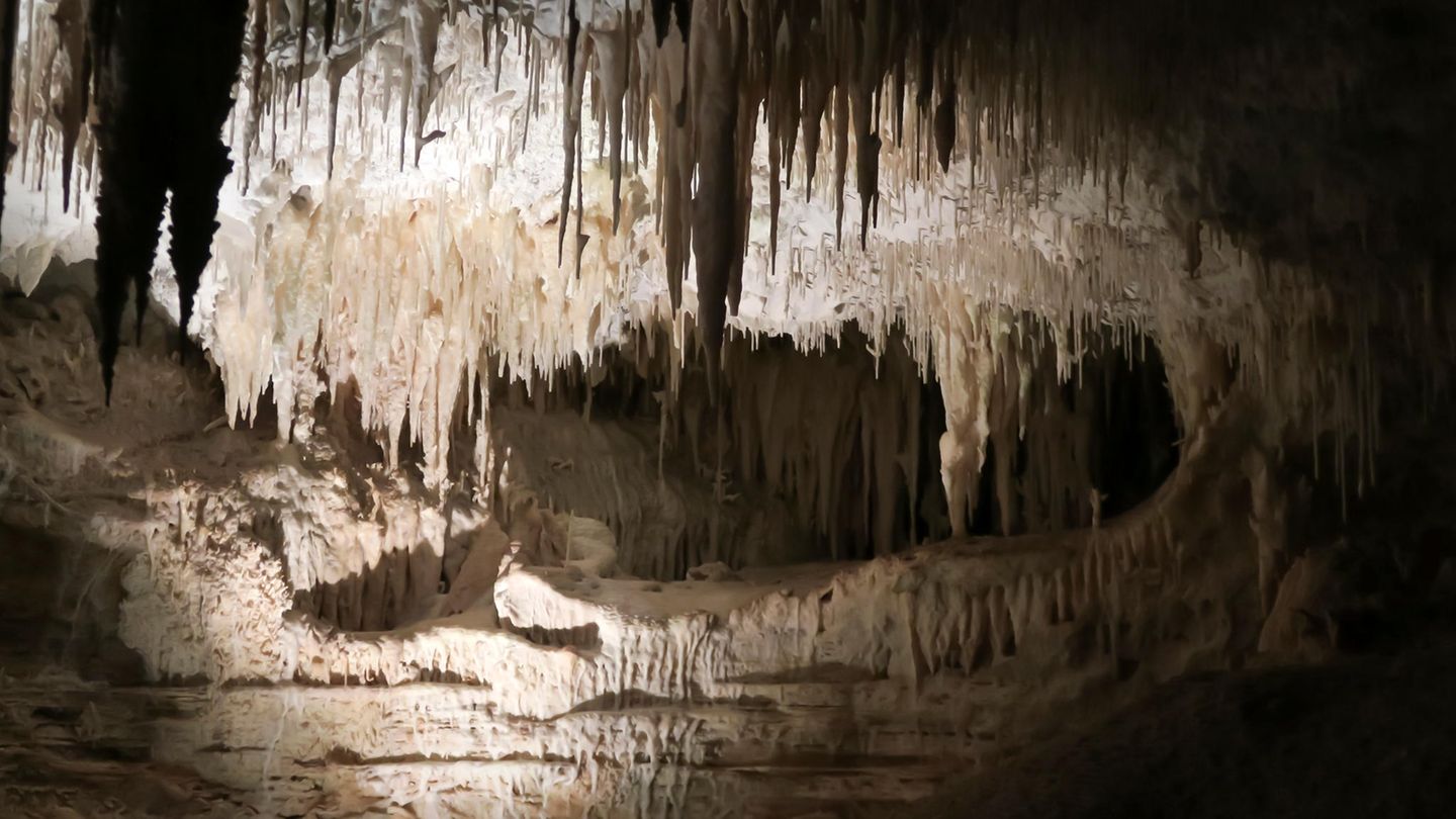 Lake Cave
