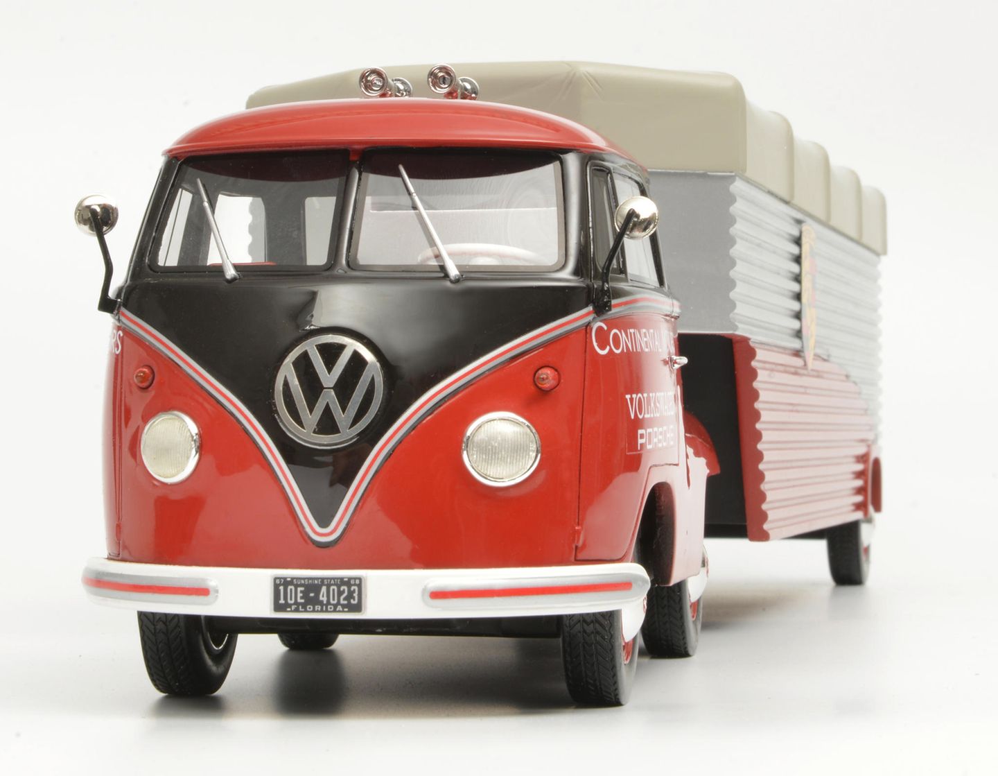 Sieger Kategorie J   Sammeln: 1:18 Klassik  VW T1 Renntransporter  Schuco, Preis: 259,95 Euro