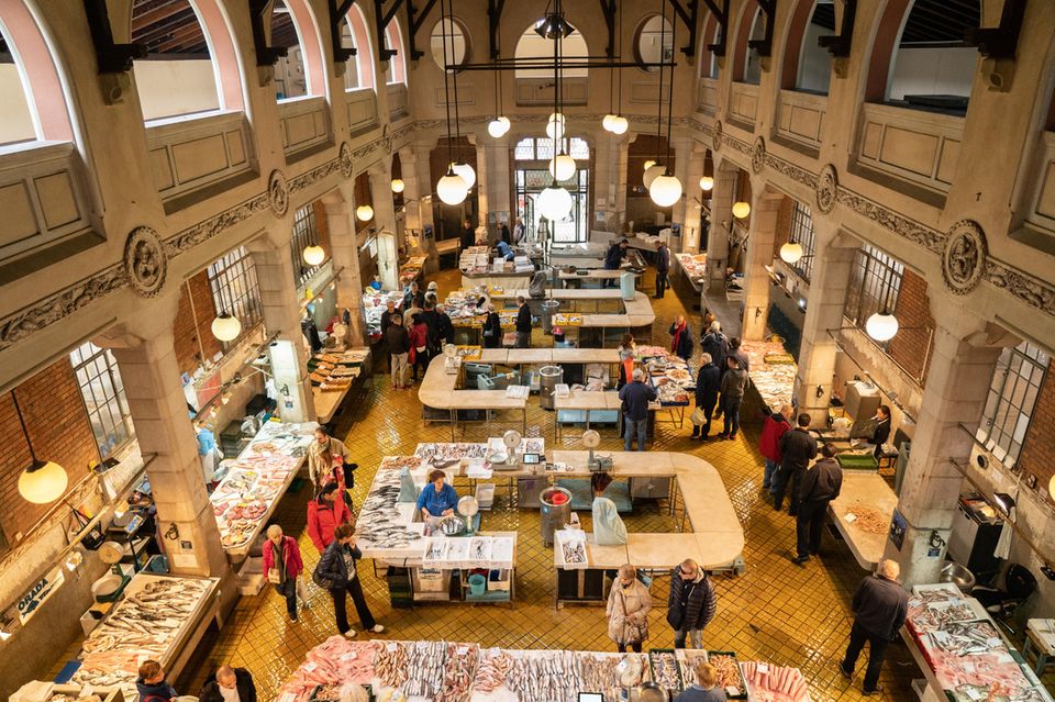 Nach dem Ende der Industrie-Ära: Rijeka: Blick auf den Fischmarkt der Stadt Rijeka: Blick auf den Fischmarkt der Stadt