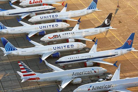 Dutzende von fabrikneuen Boeing 737 MAX stehen auf dem Grant County International Airport  in Moses Lake im Bundesstaat Washington.