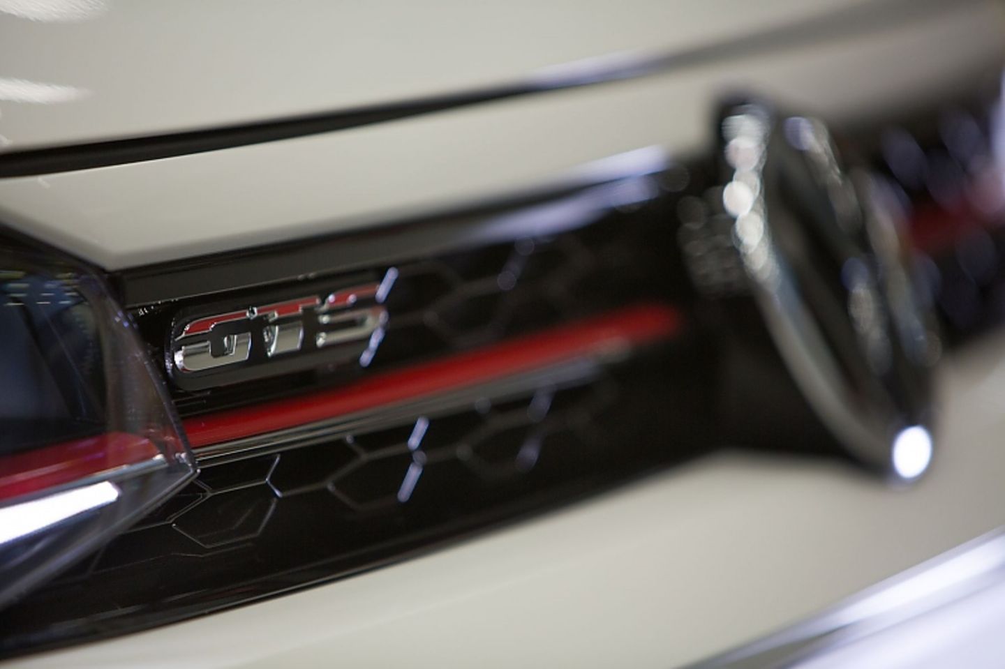 Der Waben-Kühlergrill ist dem VW Virtus GTS vorbehalten