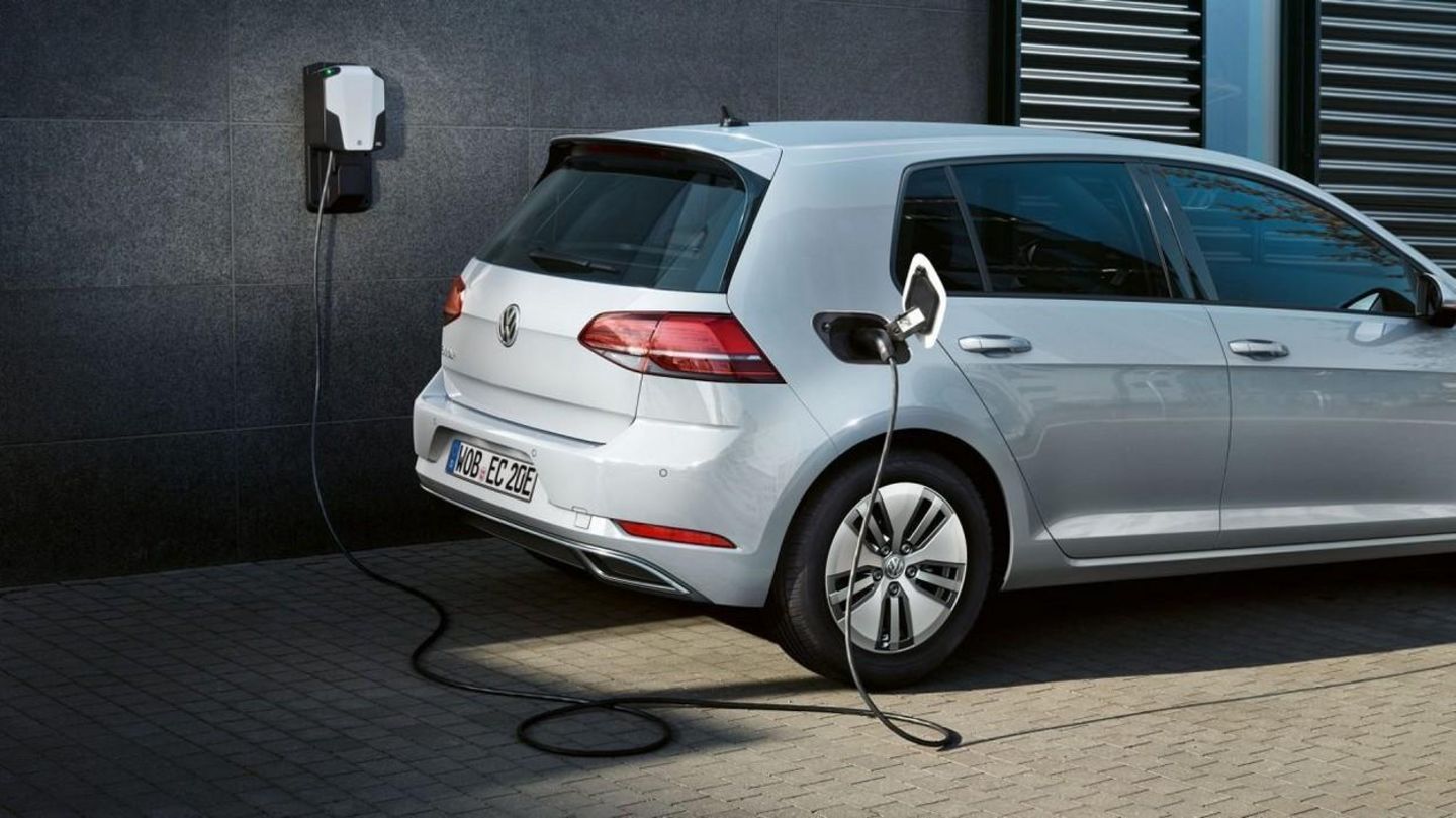 Der e-Golf ist ein Auslaufmodell und wird zusätzlich zu staatlichen Prämien massiv von Volkswagen rabattiert.
