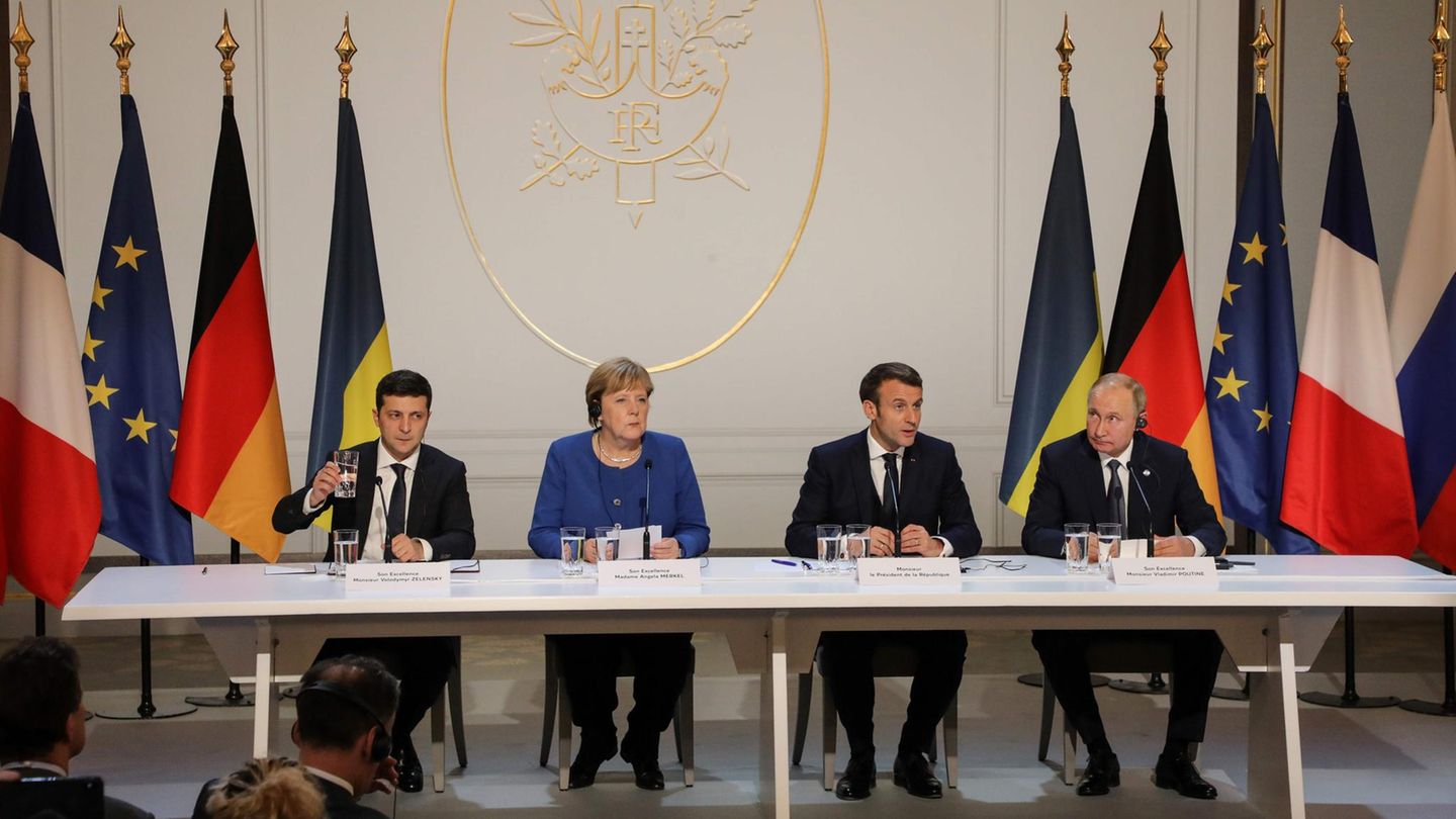 Selenskyj, Merkel, Macron und Putin bei der Pressekonferenz beim Ukraine-Gipfel