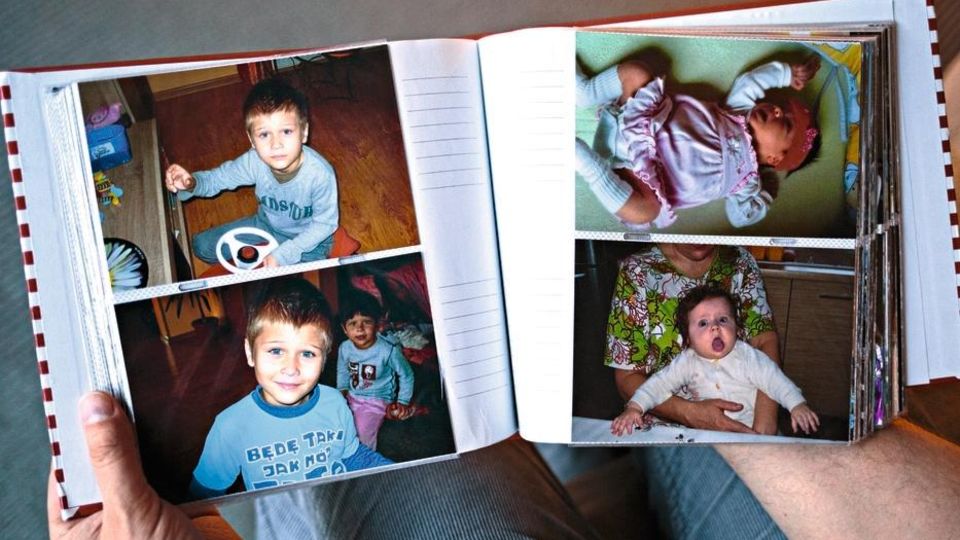 Die Familie Aleksander hat viele Fotoalben