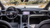 Das Cockpit des Porsche Taycan 4S ist identisch mit dem des Turbo S
