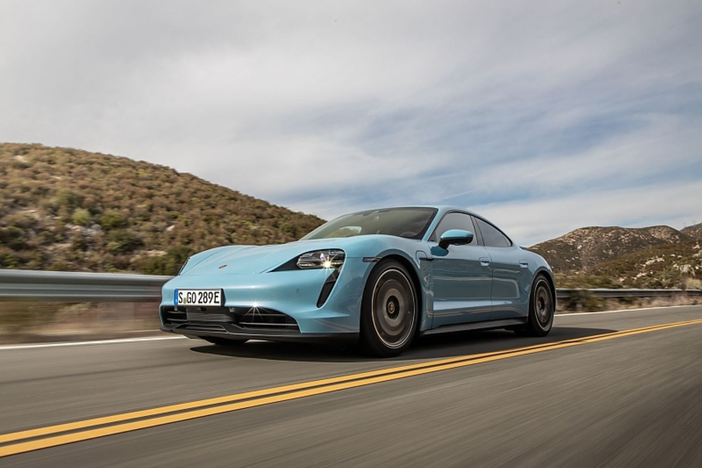 Der Porsche Taycan 4S ist bis zu 250 km/h schnell