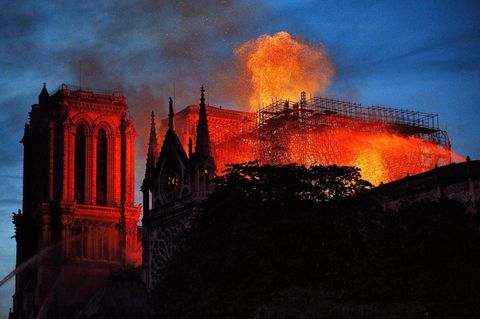 Die brennende Notre Dame Kathedrale