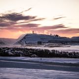 Die größte Eisenerzmine der Welt in Kiruna steht auf samischem Gebiet. Die Samen wurden nie über die Nutzung ihres Siedlungsgebiets konsultiert, sie empfinden das als Kolonialismus.