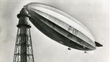 Die R 100 am Ankermast: Das britisches Verkehrsluftschiff war 213 Meter lang und verkehrte zu Beginn der 1930er Jahre.