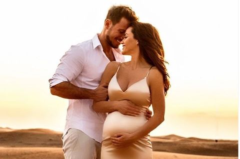 Angelina Heger und Sebastian Pannek erwarten ihr erstes Kind, so süß verkündeten sie es ihrer Familie