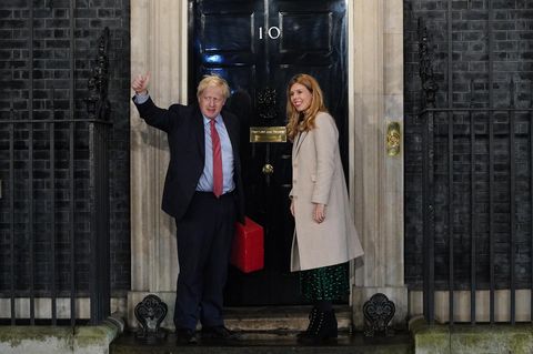 Daumen rauf: Boris Johnson und seine Lebensgefährtin Carrie Symonds