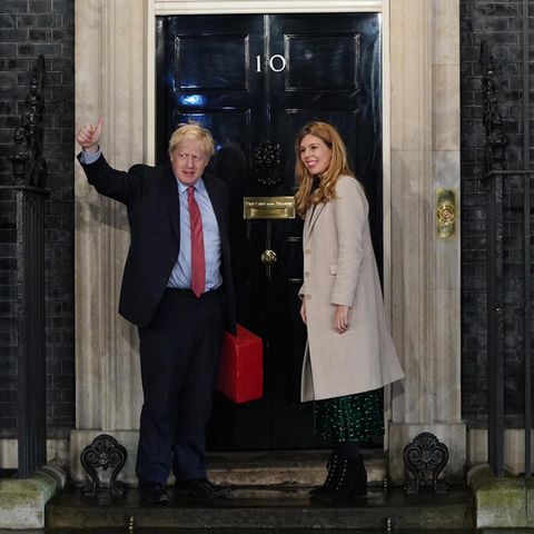 Daumen rauf: Boris Johnson und seine Lebensgefährtin Carrie Symonds