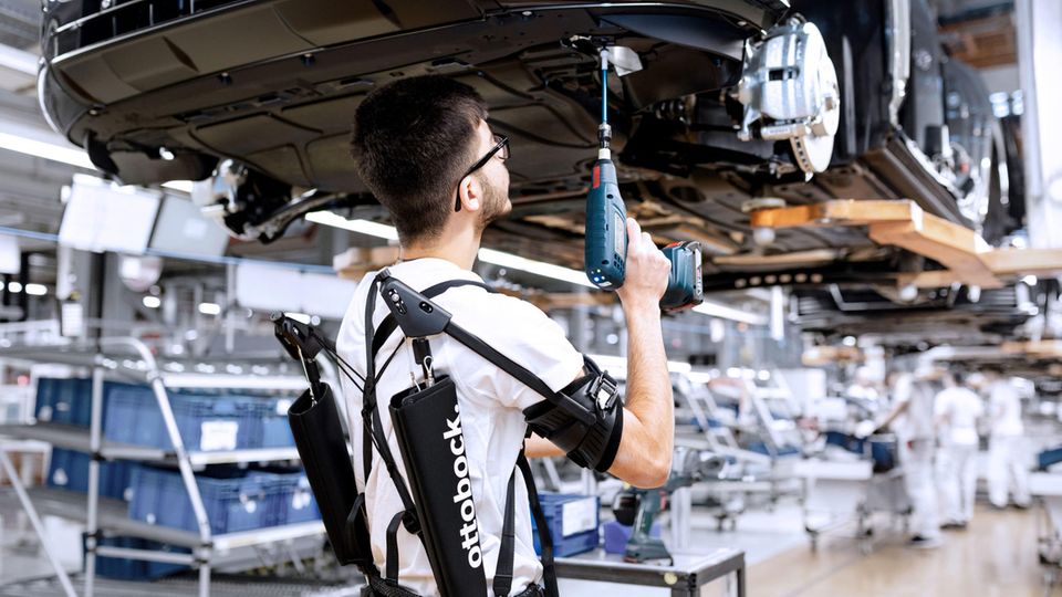 Audi: Diese Geräte dürfen die natürlichen Bewegungen nicht behindern. Diese Geräte dürfen die natürlichen Bewegungen nicht behindern.