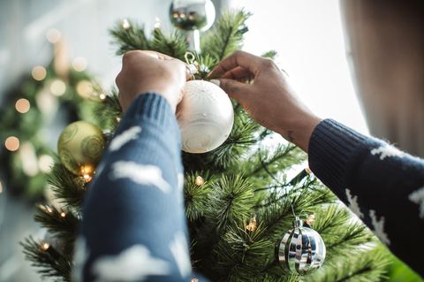 Weihnachtsbaum schmücken: Tipps und Ideen für das Weihnachtsfest