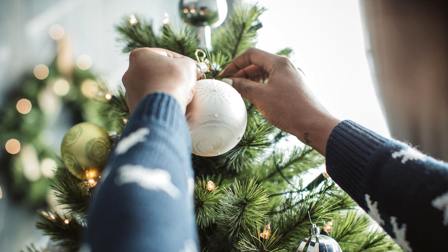Weihnachtsbaum schmücken: Tipps und Ideen für das Weihnachtsfest
