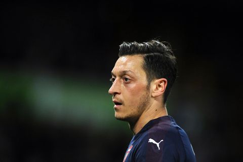 Mesut Özil hat die Verfolgung der muslimischen Minderheit der Uiguren in der chinesischen Provinz Xinjiang kritisiert