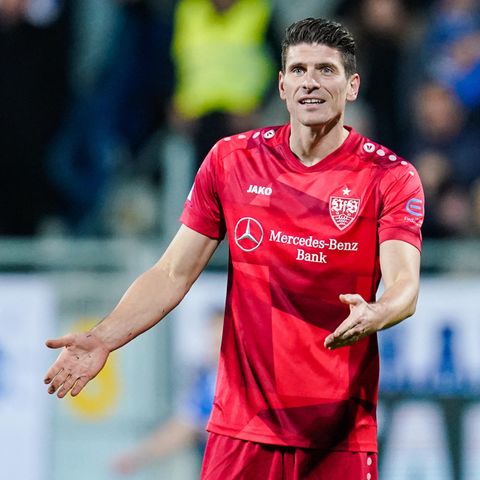 Mario Gomez hadert auf seine alten Tage mit dem VAR