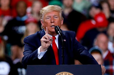 Donald Trump geht in die Geschichte ein: als dritter US-Präsident, gegen den ein Amtsenthebungsverfahren eröffnet wurde
