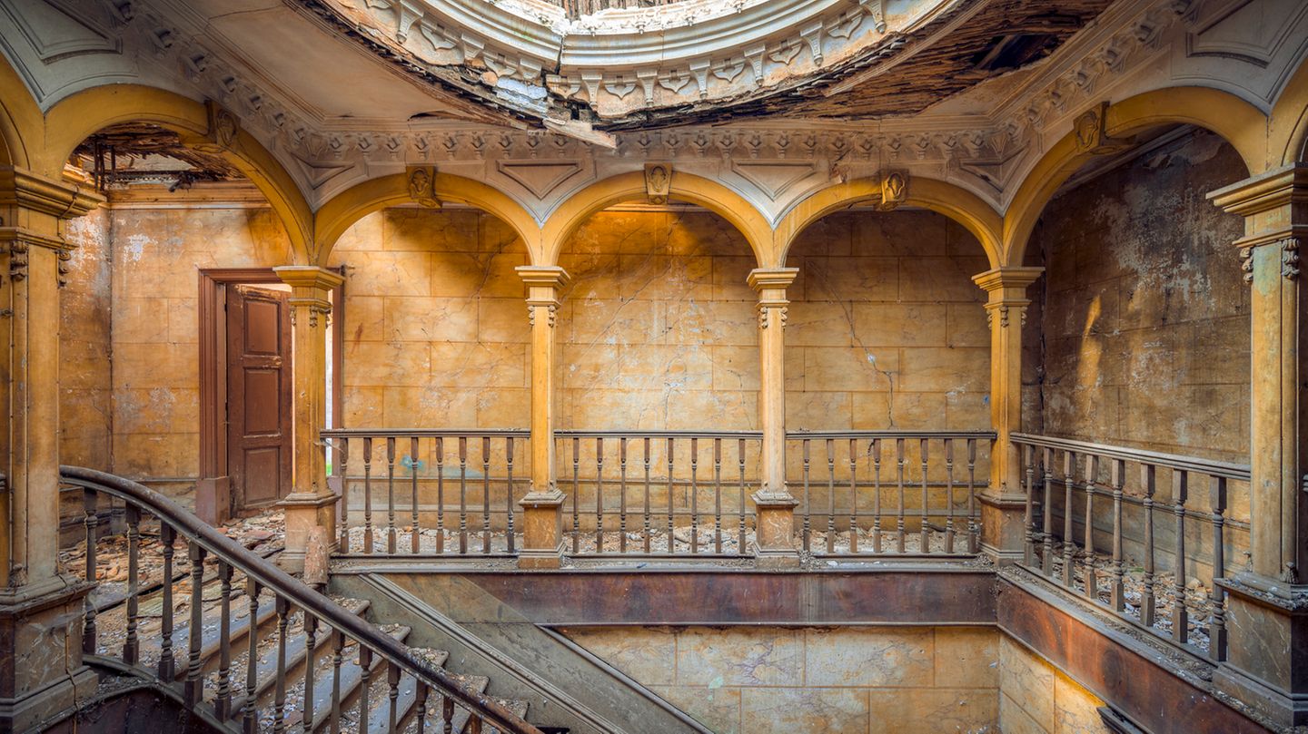 Dieses Foto entstand unter großem Risiko: Die leerstehende Villa in Portugal ist stark einsturzgefährdet. Markus Gebauer traute sich trotzdem und drückte auf den Auslöser.