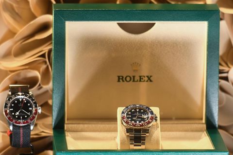 Rolex in einer Auslage präsentiert