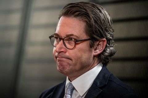 Andreas Scheuer guckt säuerlich