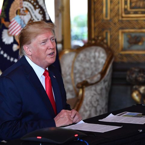 Donald Trump – hier bei der Aufnahme einer Ansprache an amerikanische Soldaten – wird in dem Weihnachtsklassiker "Kevin – Allein in New York" von dem jungen Titelhelden nach dem Weg gefragt.