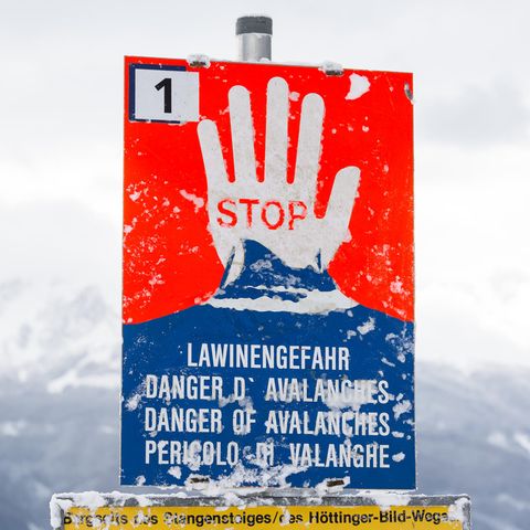 In den Alpen ist die Lawinengefahr weiterhin hoch