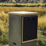 Die Box mit dem Kühlschrank.