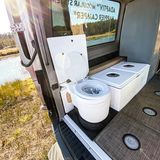 Eine abgeschlossene Nasszelle ist nicht möglich.