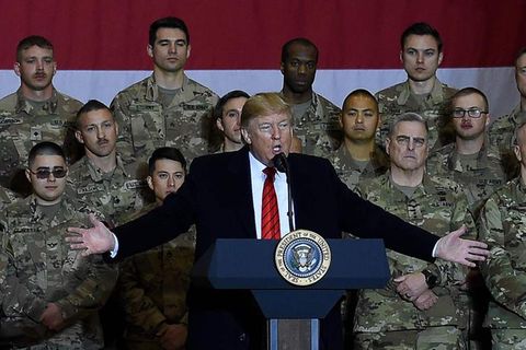 Donald Trump unter US-Soldaten in Afghanistan