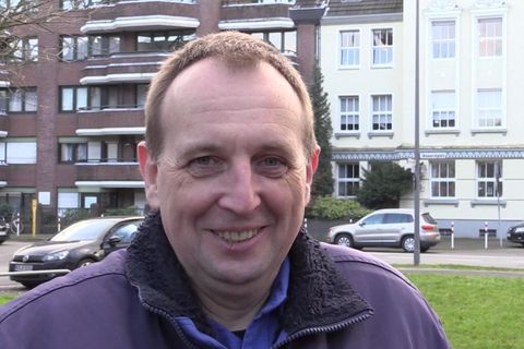 Krefeld: Finder gibt 16.000 Euro bei der Polizei ab