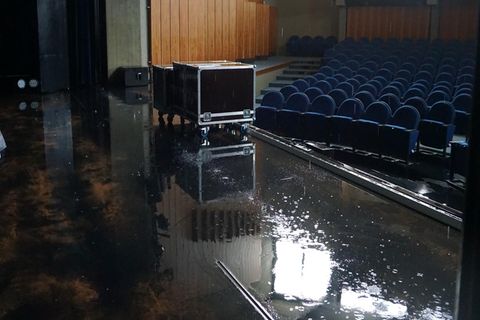 Das Stadttheater Ratingen steht unter Wasser