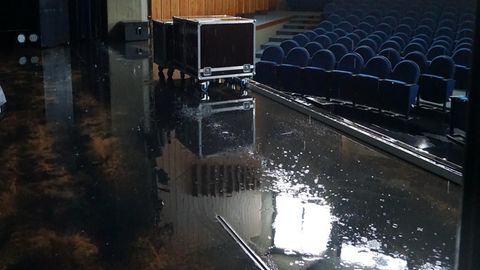 Das Stadttheater Ratingen steht unter Wasser