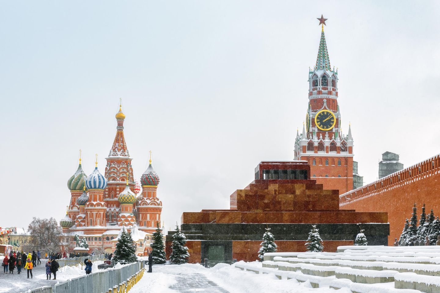 Der Rote Platz in Moskau. Es liegt Schnee