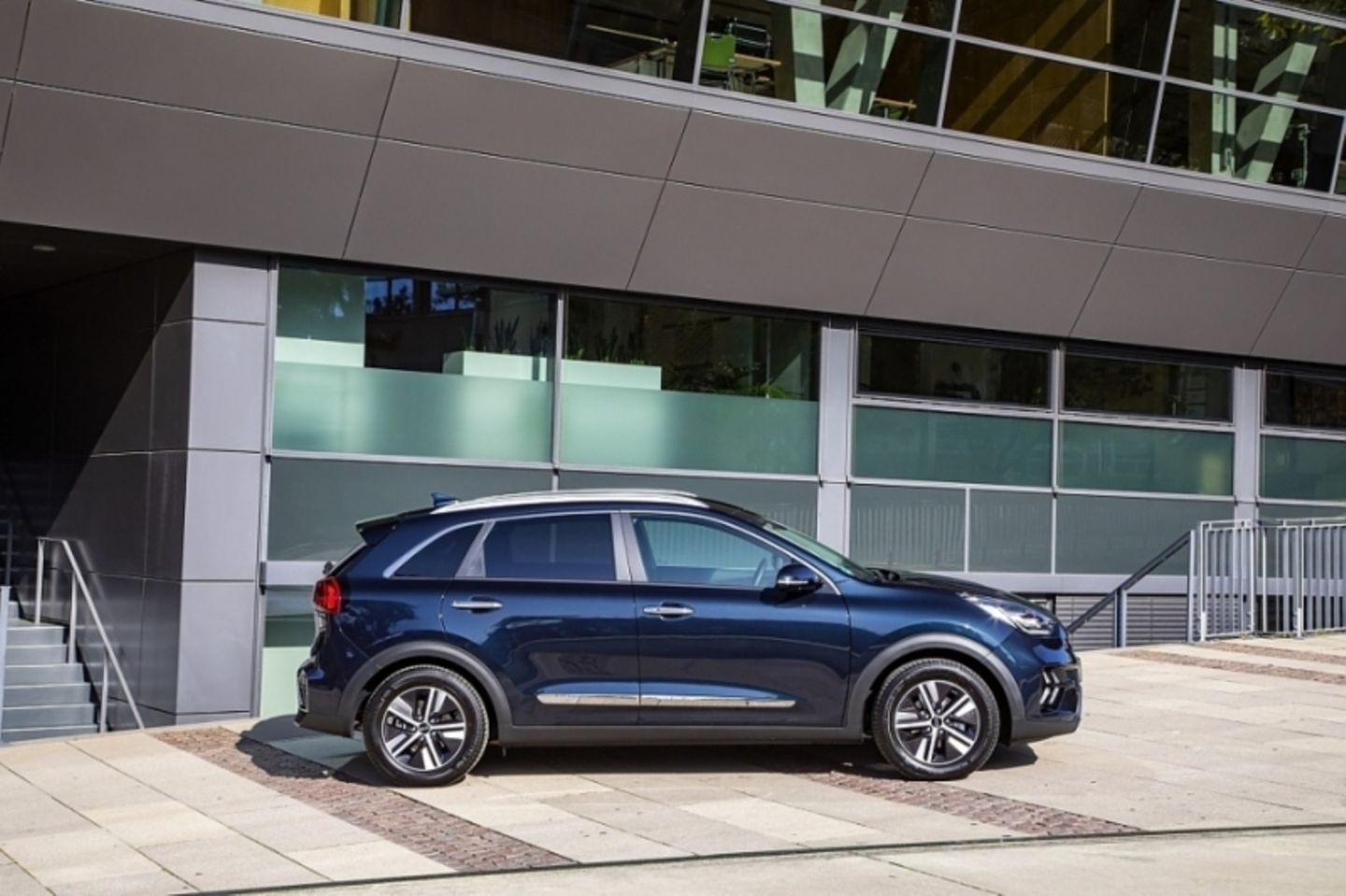 Autobauer, wie Kia bringen jetzt verstärkt Plug-in-Hybride in die Modellpalette, da diese bei der CO2-Bilanz dieses Jahr doppelt angerechnet werden Autobauer, wie Kia bringen jetzt verstärkt Plug-in-Hybride in die Modellpalette, da diese bei der CO2-Bilanz dieses Jahr doppelt