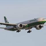 Jet von Eva Air im Landeanflug