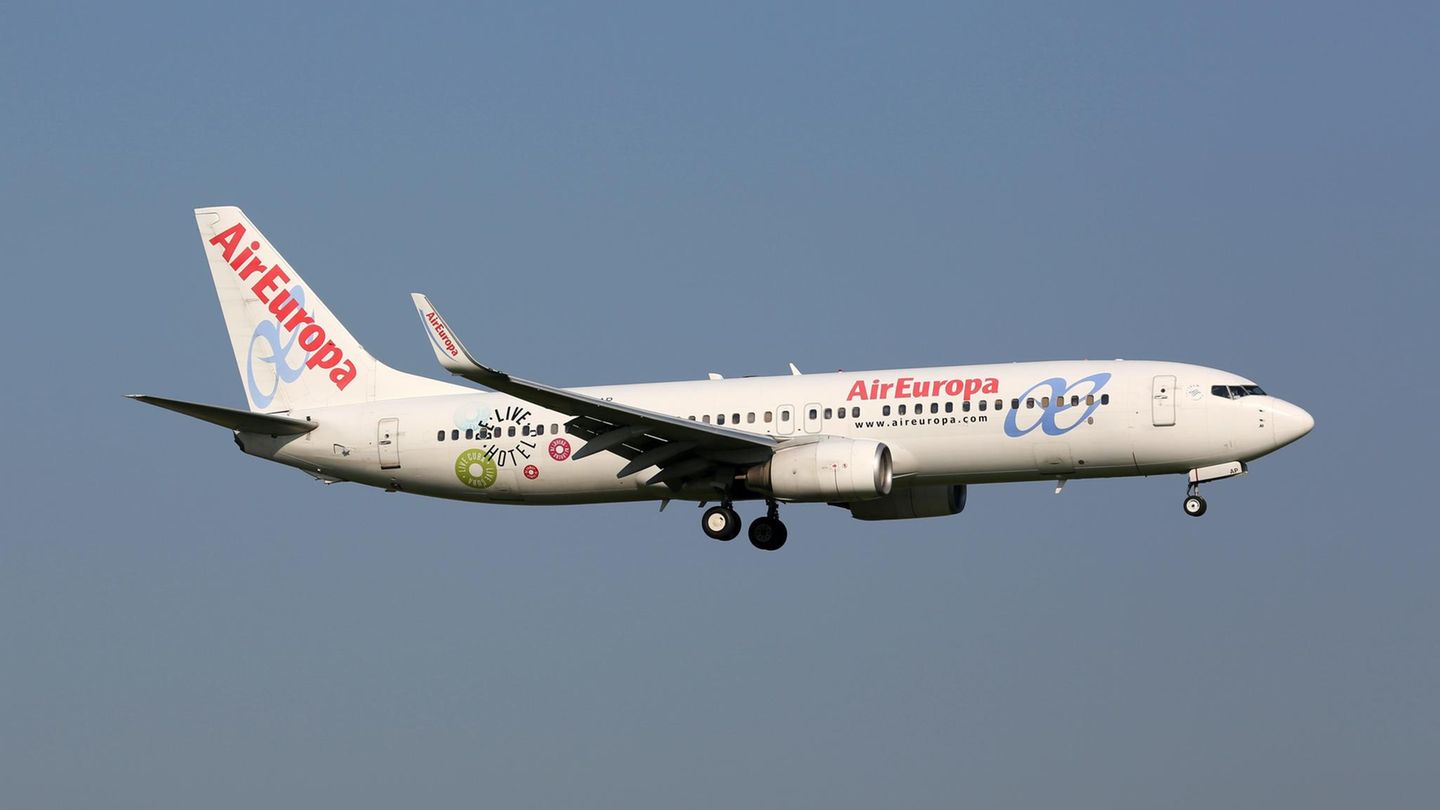 Boeing 737 von Air Europa im Flug
