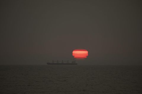 Asche und Rauch aus Australien ließen die Sonne in Neuseeland feuerrot glühen