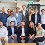 Auch VW-Chef Herbert Diess (Mitte) schaut in Tel Aviv vorbei