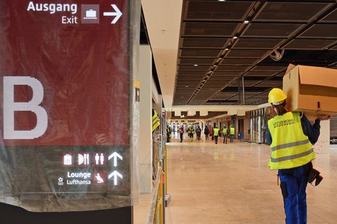 Hauptpier des neuen Flughafens Berlin Brandenburg