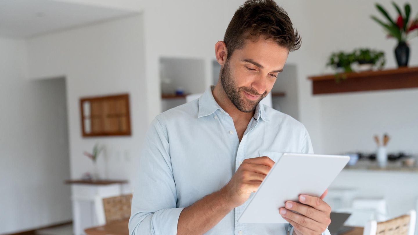 Smart Home Systems: Efficient solutions for the home